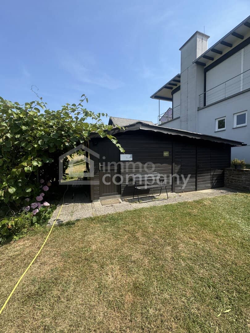 Großzügiges 7-Zi-Haus in Straden, Garten, Pool, Garagen, Balkon – 280 m² Wohnkomfort in Toplage