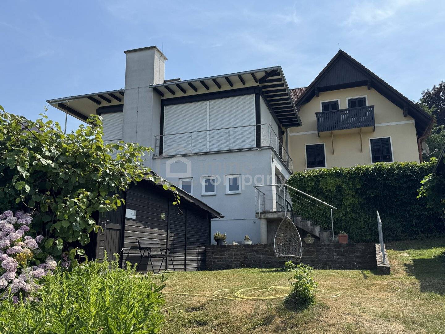 Großzügiges 7-Zi-Haus in Straden, Garten, Pool, Garagen, Balkon – 280 m² Wohnkomfort in Toplage