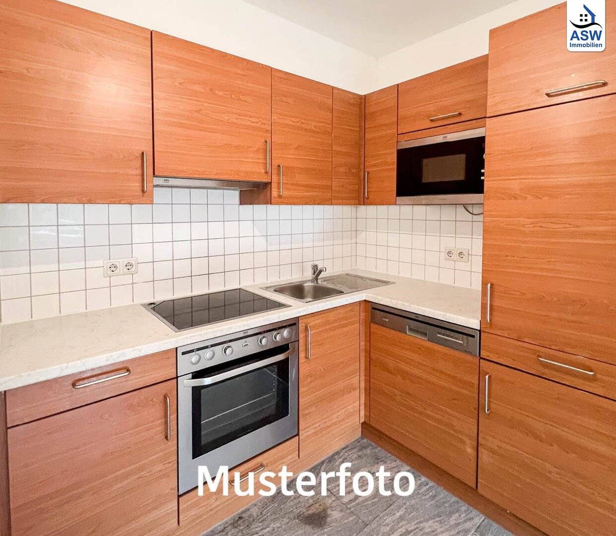 Beautiful 3-room apartment with terrace in a centrally located residential building (temporarily rented) with potential