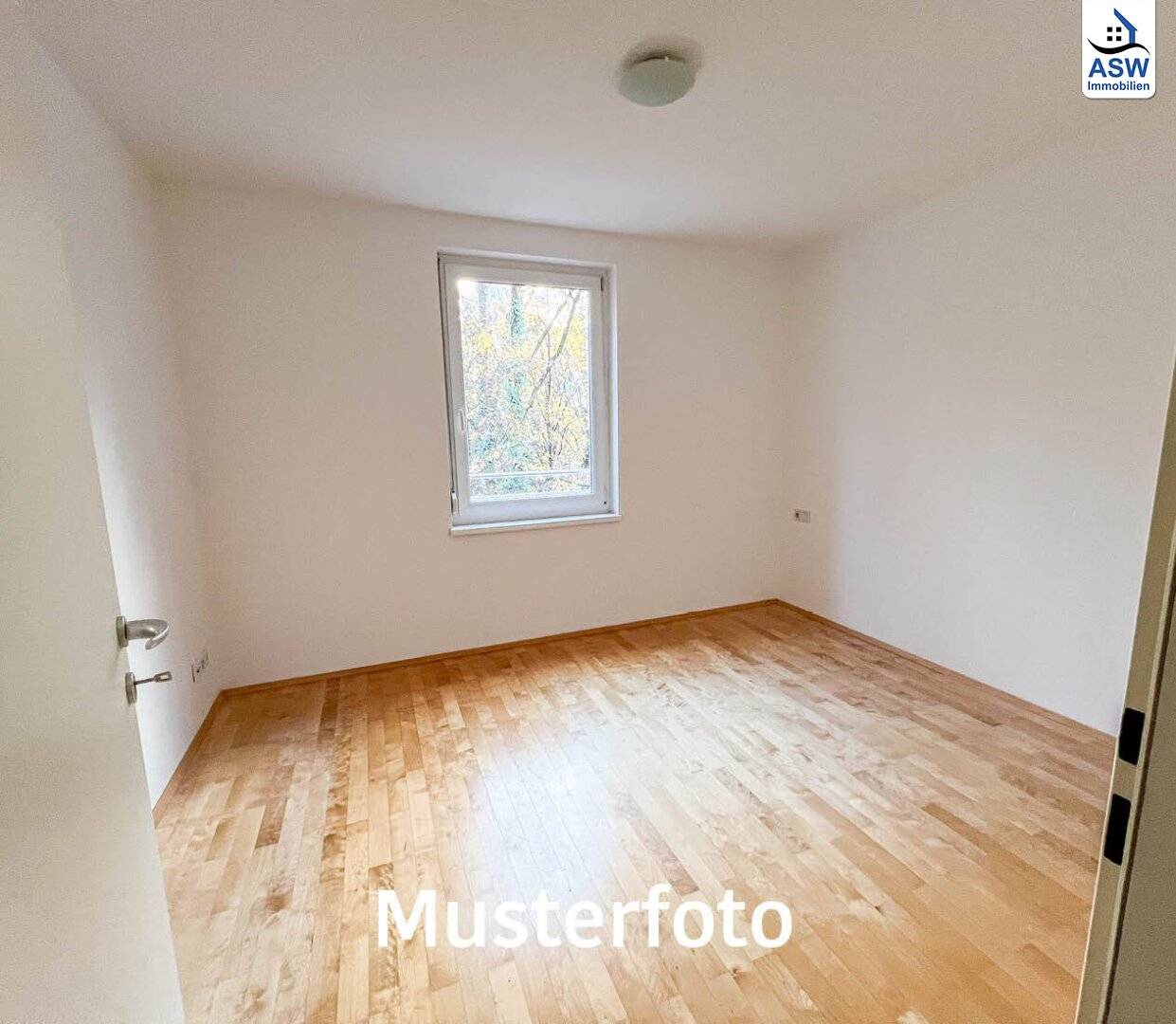Beautiful 3-room apartment with terrace in a centrally located residential building (temporarily rented) with potential