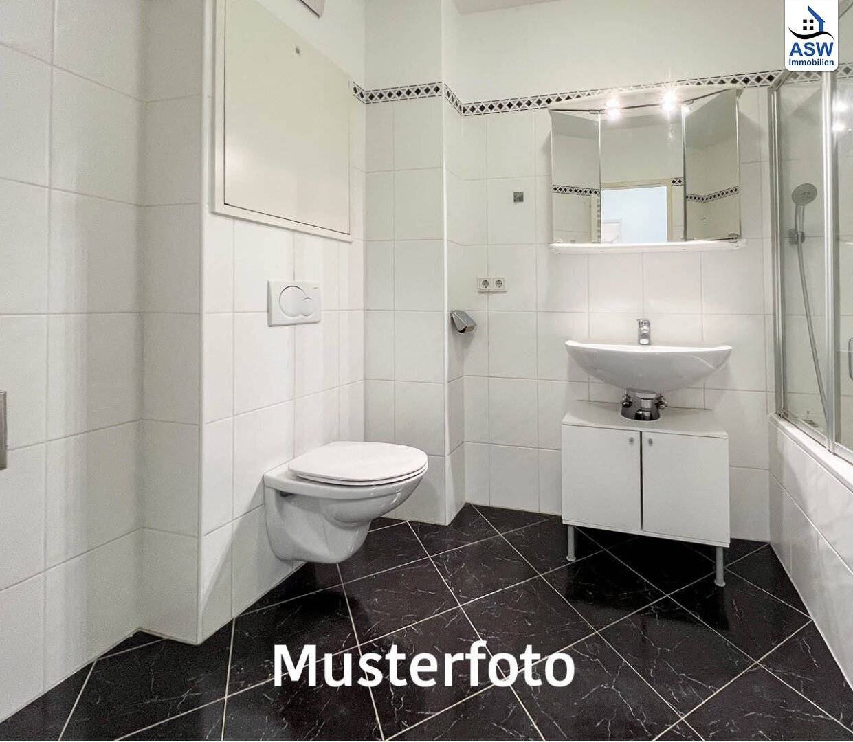 Great 2-room apartment with loggia in a centrally located residential building (temporarily rented) with potential
