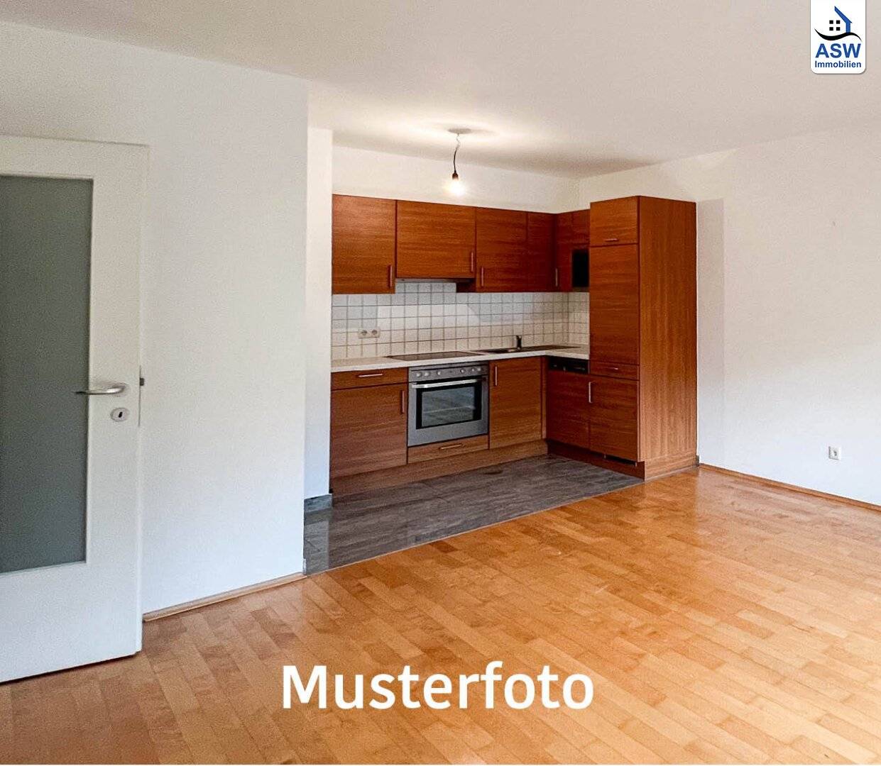 Great 2-room apartment with loggia in a centrally located residential building (temporarily rented) with potential