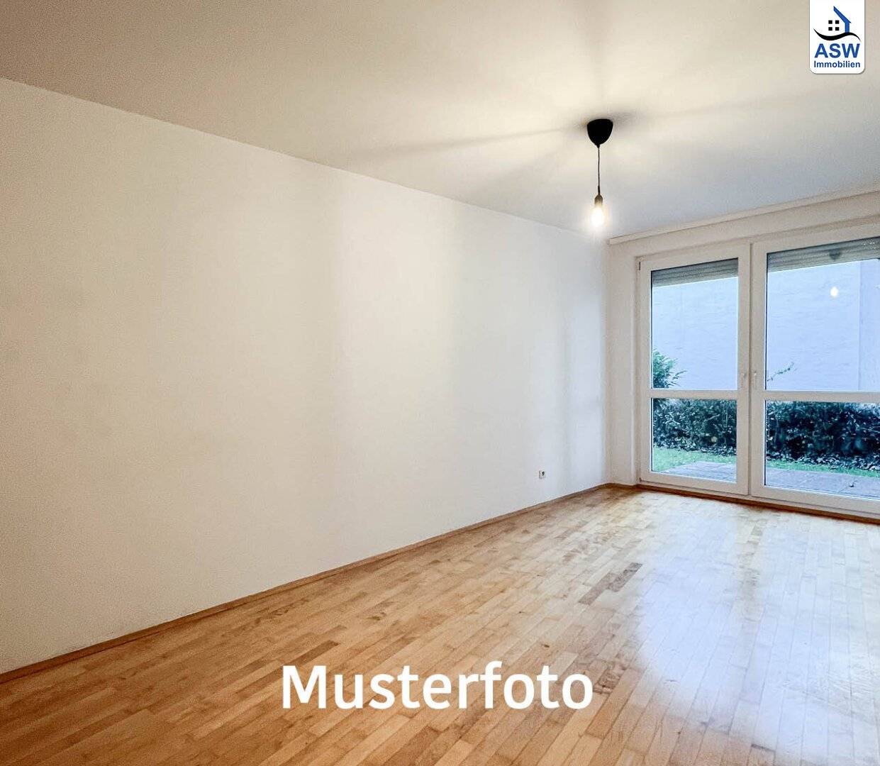 Great 2-room apartment with loggia in a centrally located residential building (temporarily rented) with potential