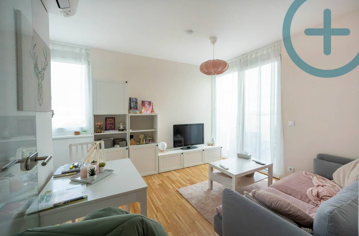 Bright new build apartment with large terrace and balcony