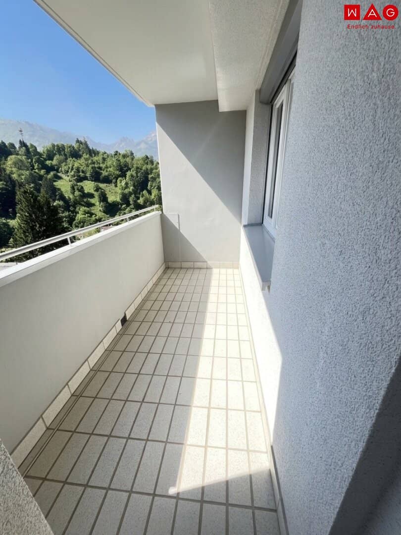 2-Zimmer Wohnung mit Loggia, Lift und Parkplatz
