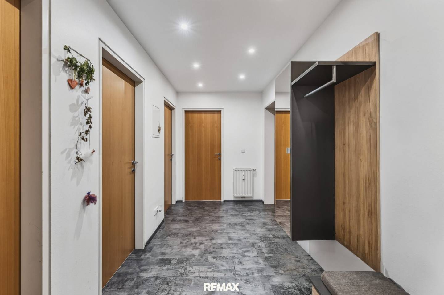 STYLISH. MODERN. CENTRAL. Spacious 3-room garden apartment in Schwaz for rent