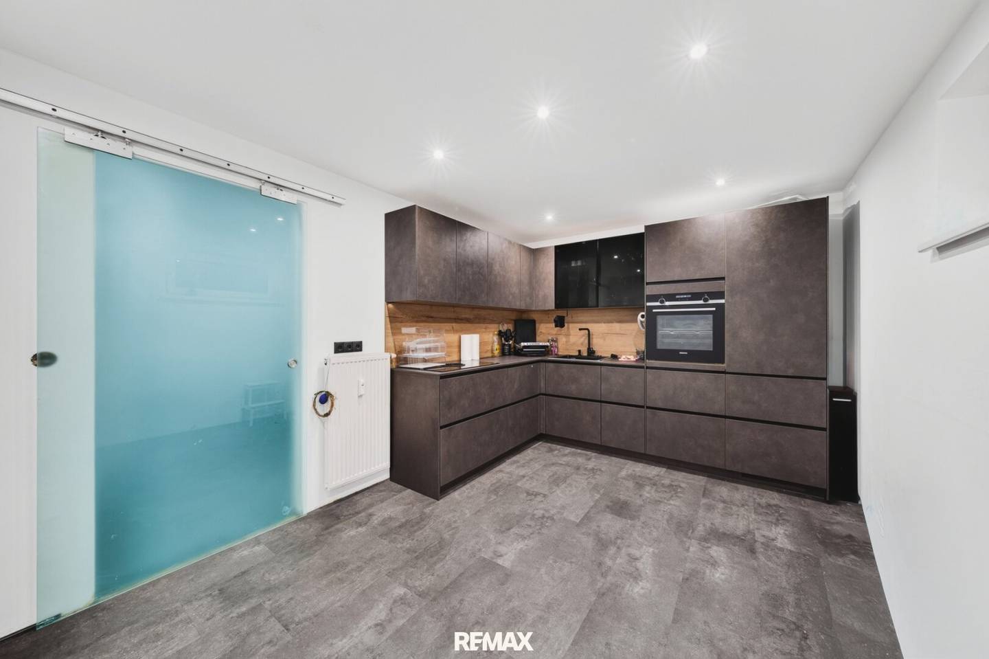 STYLISH. MODERN. CENTRAL. Spacious 3-room garden apartment in Schwaz for rent