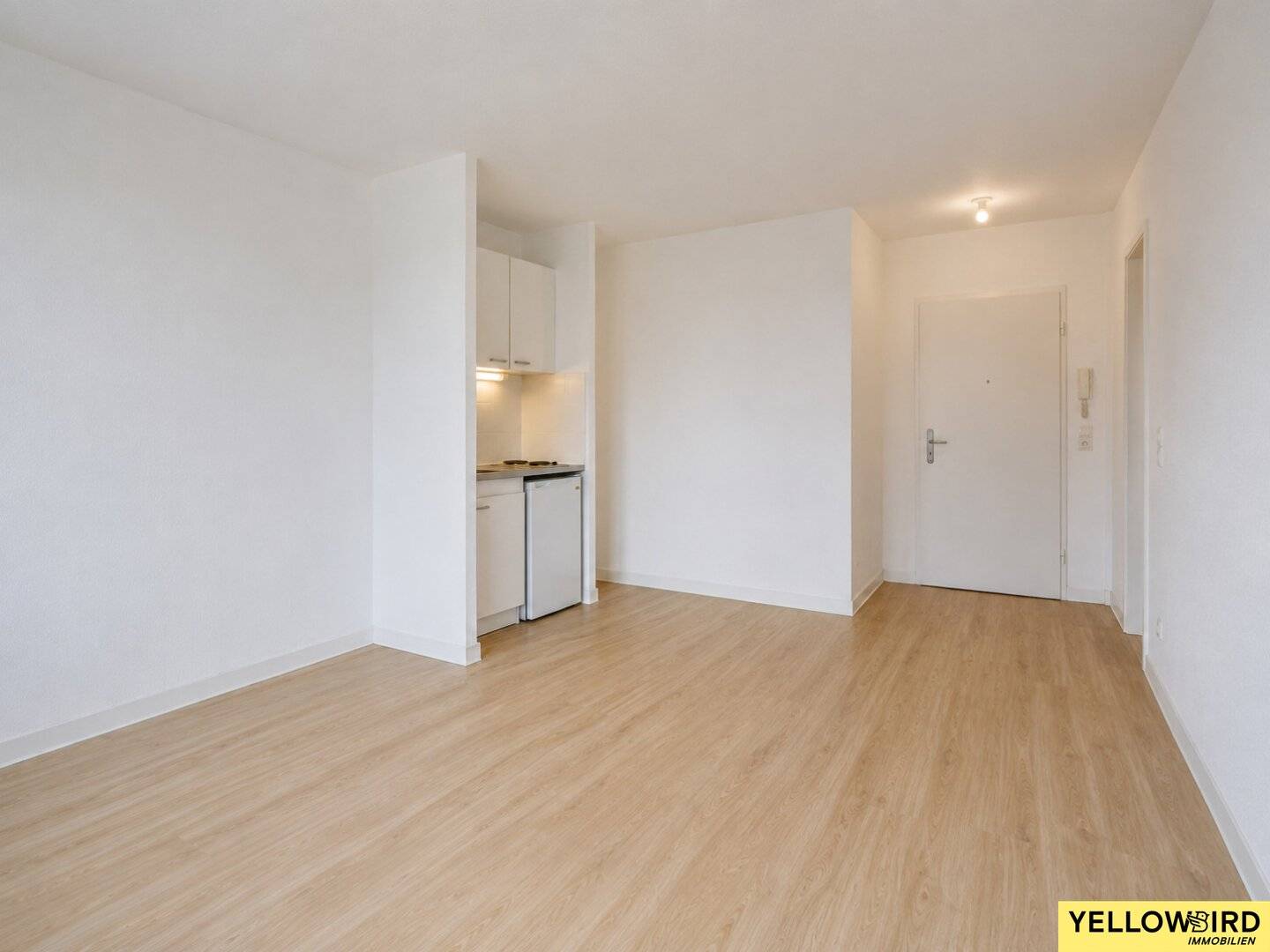 3-room period apartment with view of greenery in the middle of Ottakring