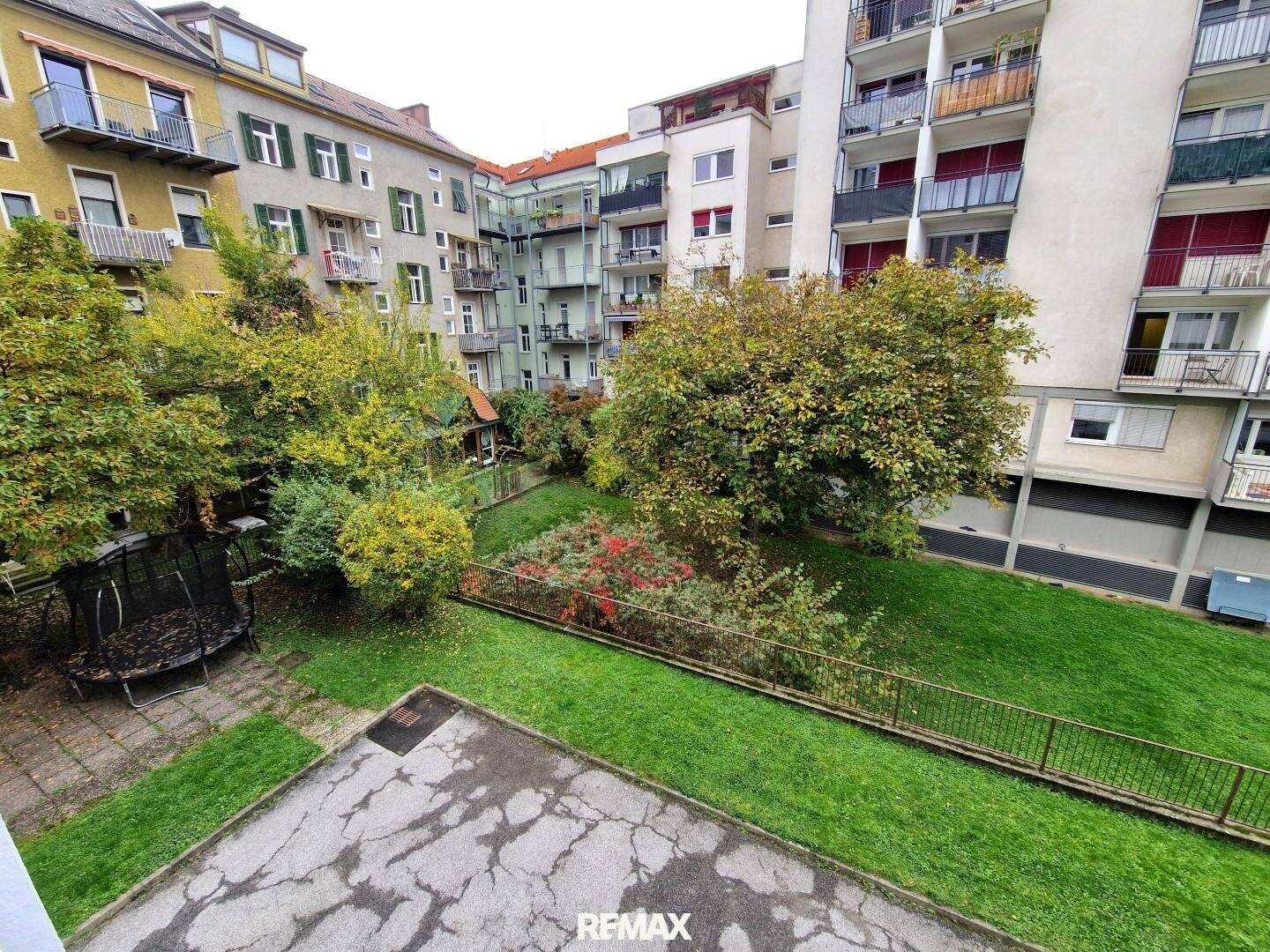 TOP Lage: 2-Zimmer-Wohnung mit Loggia und Blick ins Grüne