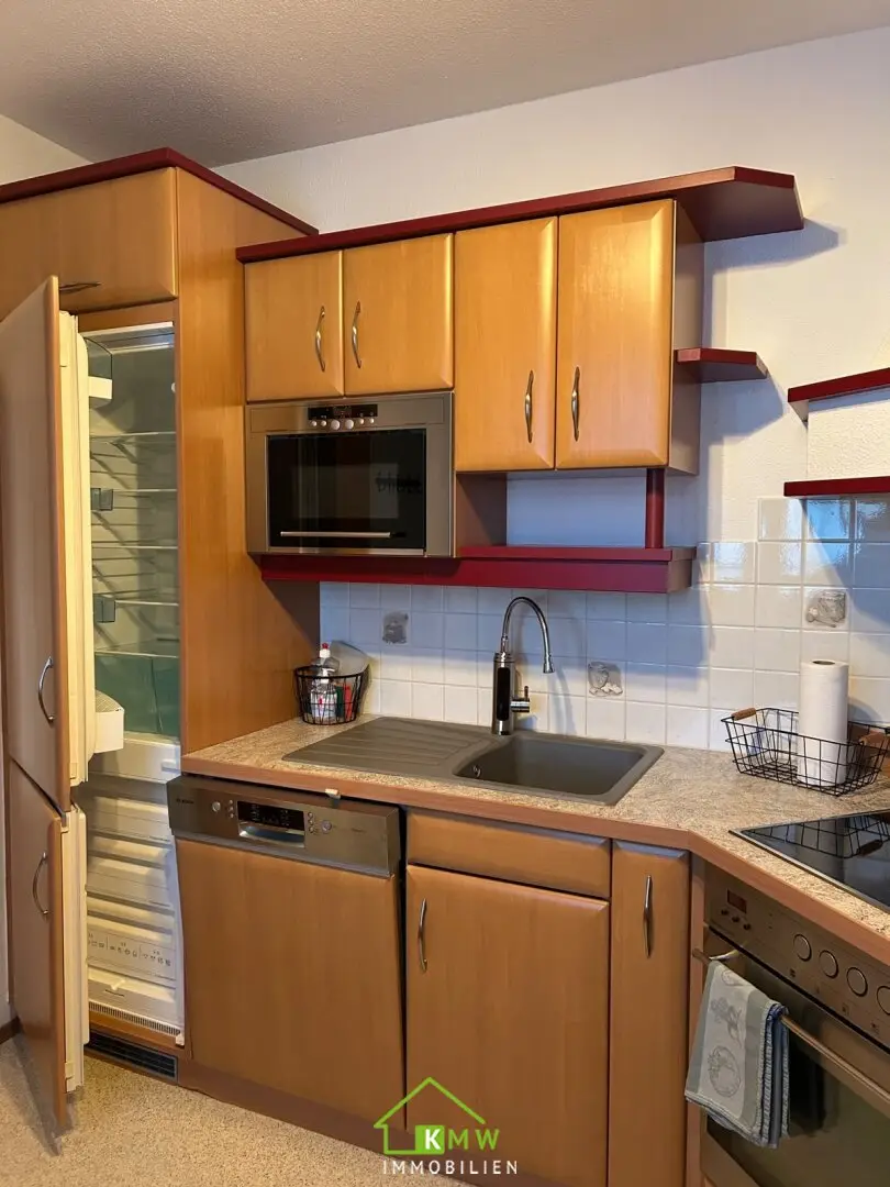 Very well maintained apartment with private garden
