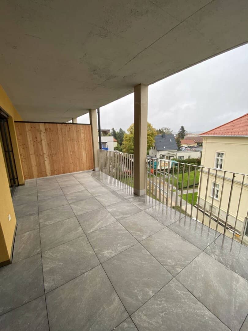DREAM New Build Apartment with 2 Rooms, Balcony and Underground Parking Space Near Main Square in Kalsdorf