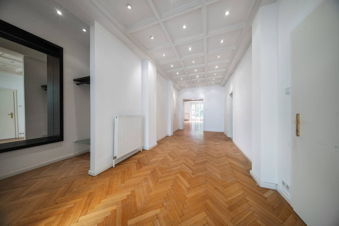DREAM 5 ROOM APARTMENT IN THE COTTAGE VIERTEL WITH GARDEN AND PARKING SPACE