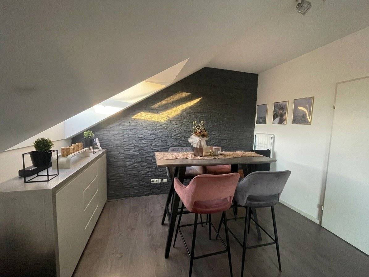 Dachgeschosswohnung in ruhiger Wohnlage – mit großer Terrasse und idealer Infrastruktur