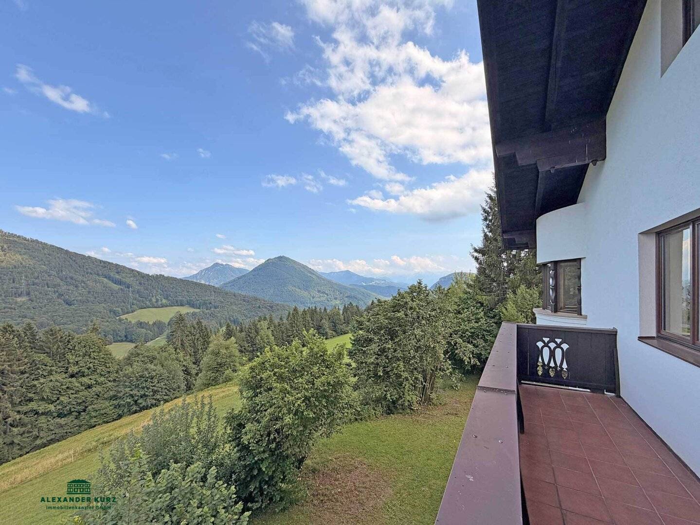 Multi-family house in beautiful scenic location on the Gaisberg