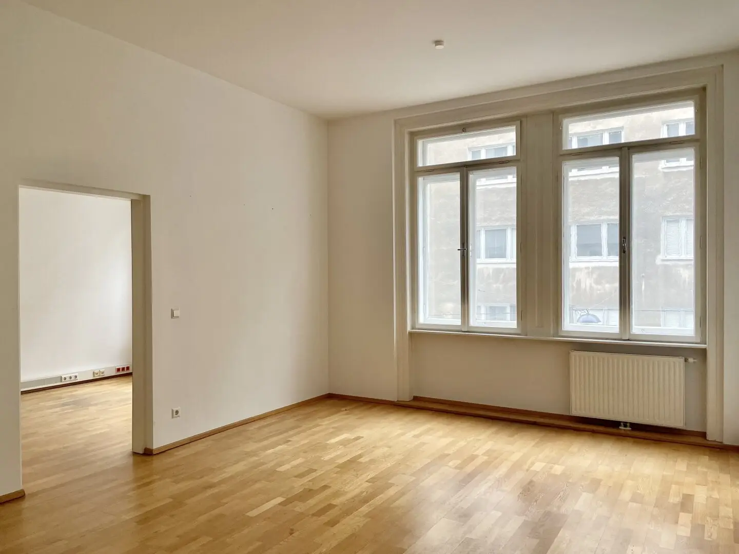 Great layout * Office space with 3 individual offices and large reception area in a central location