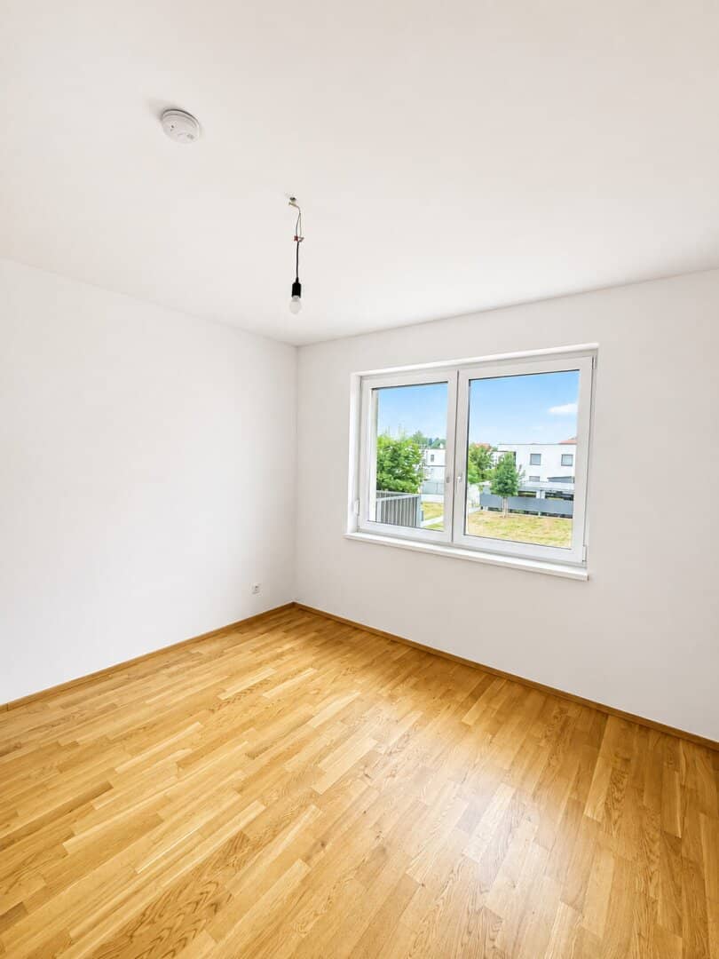 Dreamlike 3-room balcony apartment with southern orientation and carport parking space