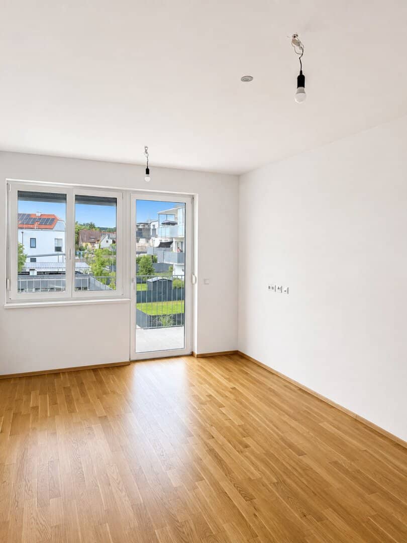Dreamlike 3-room balcony apartment with southern orientation and carport parking space
