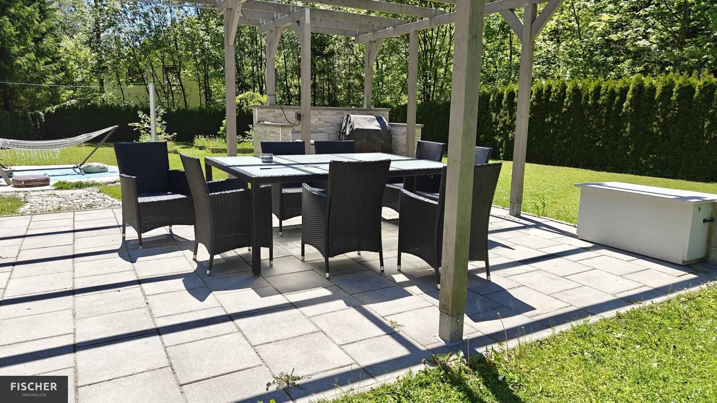 Wohnhaus in Labientschach: Gepflegtes Domizil mit Balkon und Garage, großes Grundstück!