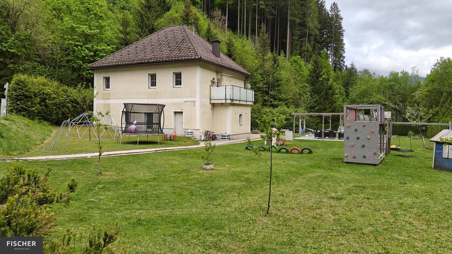 Wohnhaus in Labientschach: Gepflegtes Domizil mit Balkon und Garage, großes Grundstück!