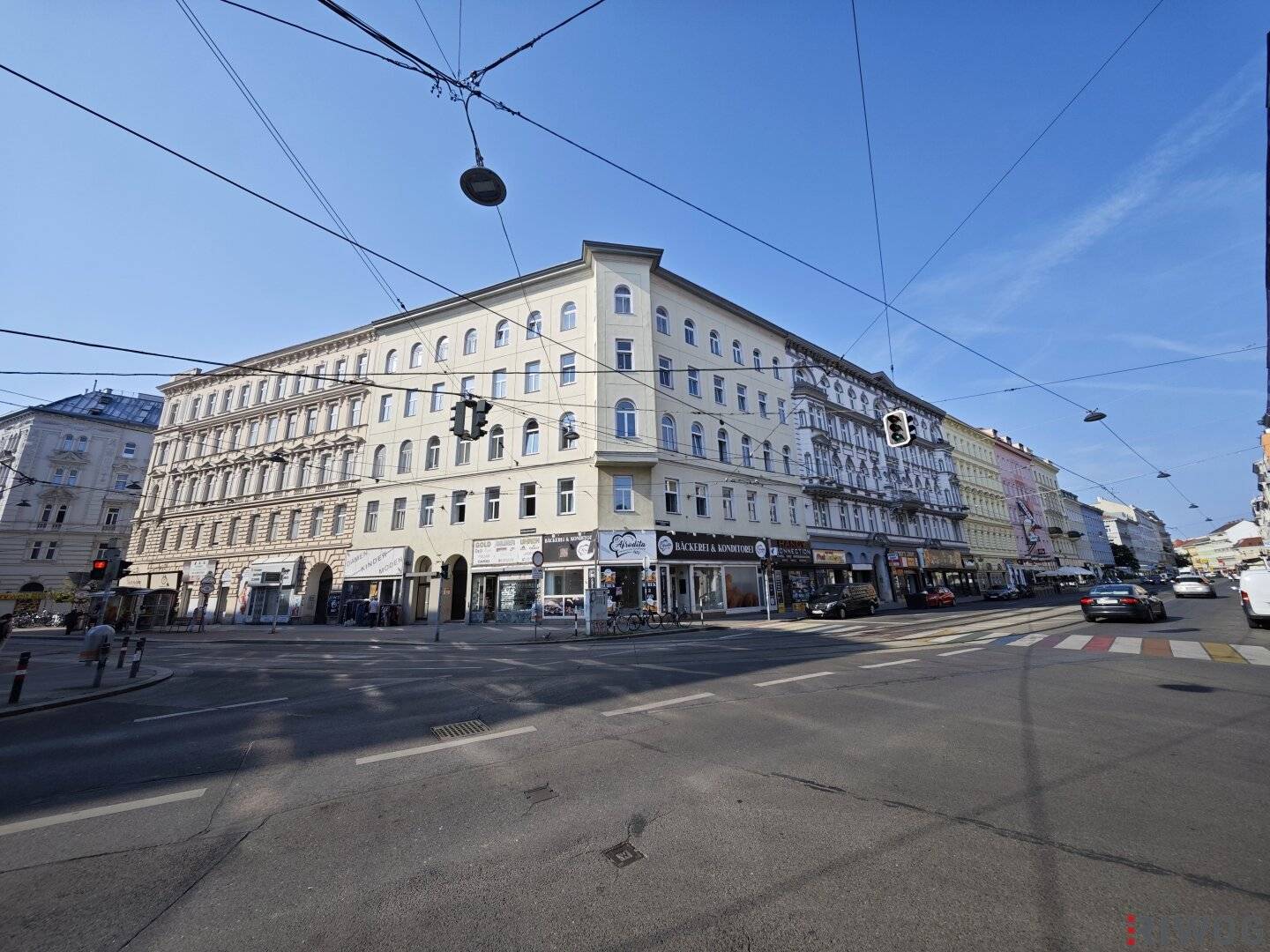 Open-ended corner commercial unit on Wallensteinstraße | in need of renovation | Gastro possible
