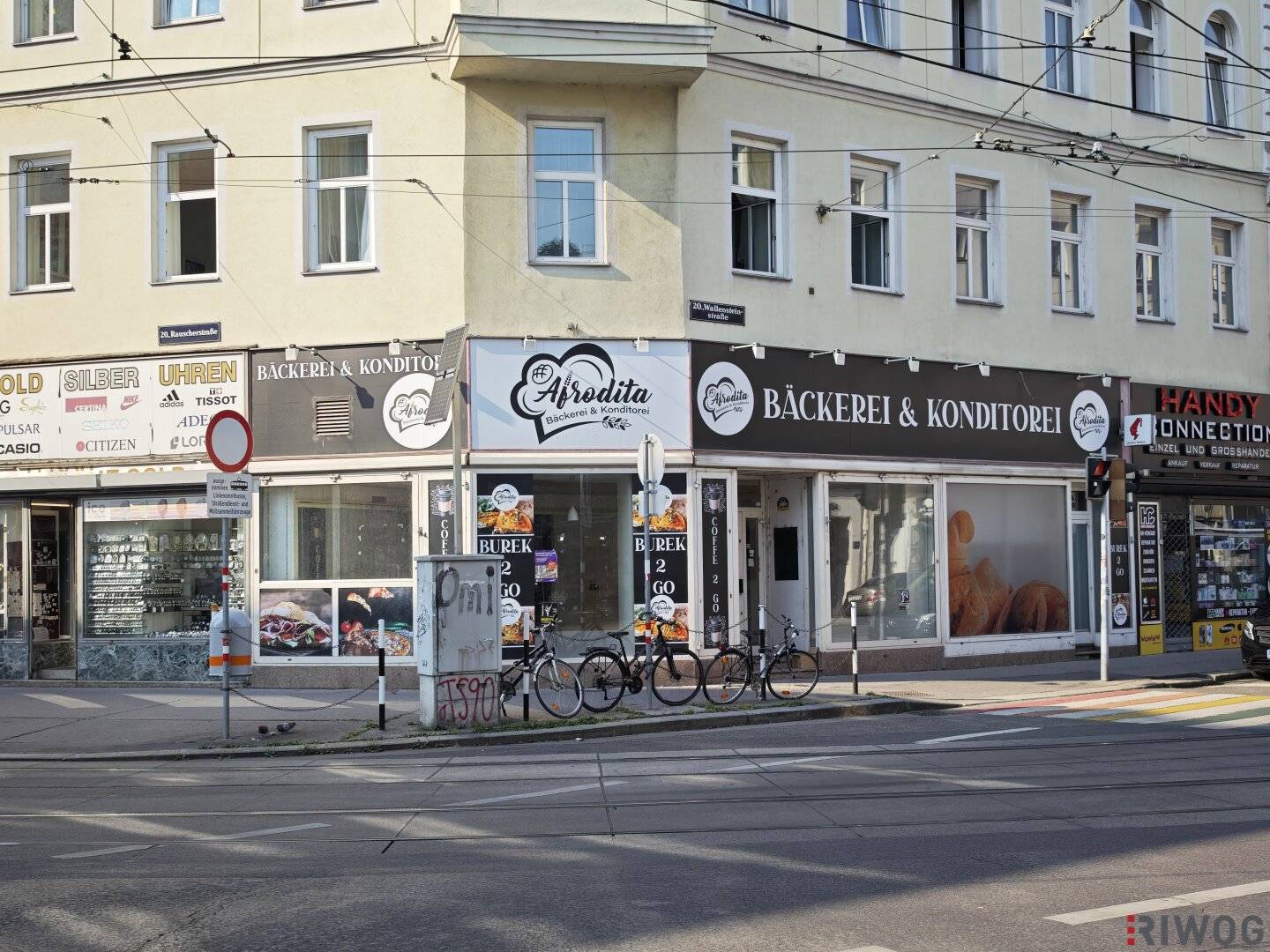 Open-ended corner commercial unit on Wallensteinstraße | in need of renovation | Gastro possible