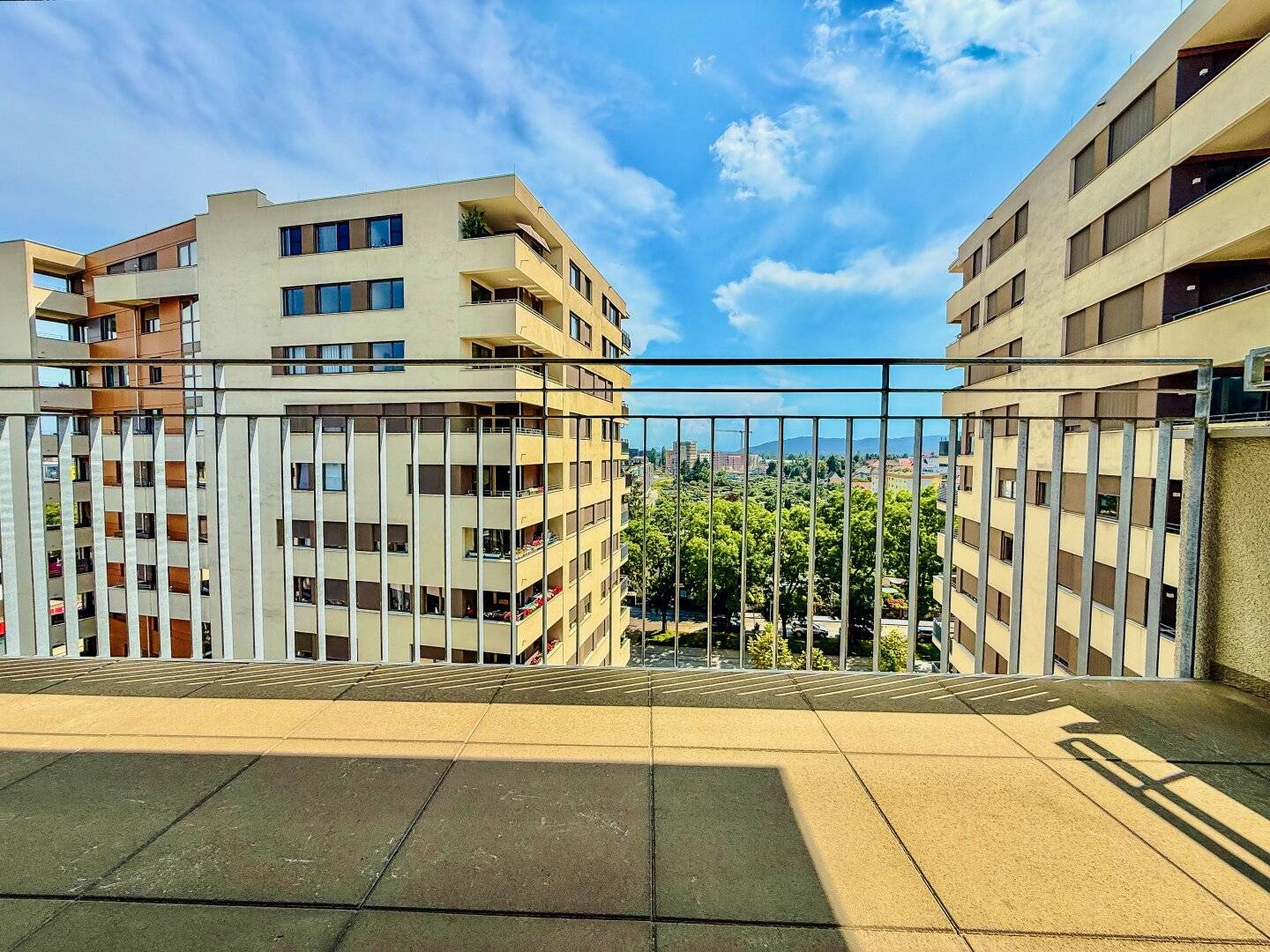 SOUTH BALCONY I 7TH FLOOR I MODERN KITCHEN I PRIME LOCATION IN EGGENBERG I BARRIER-FREE I PROJEKT WOHNEN
