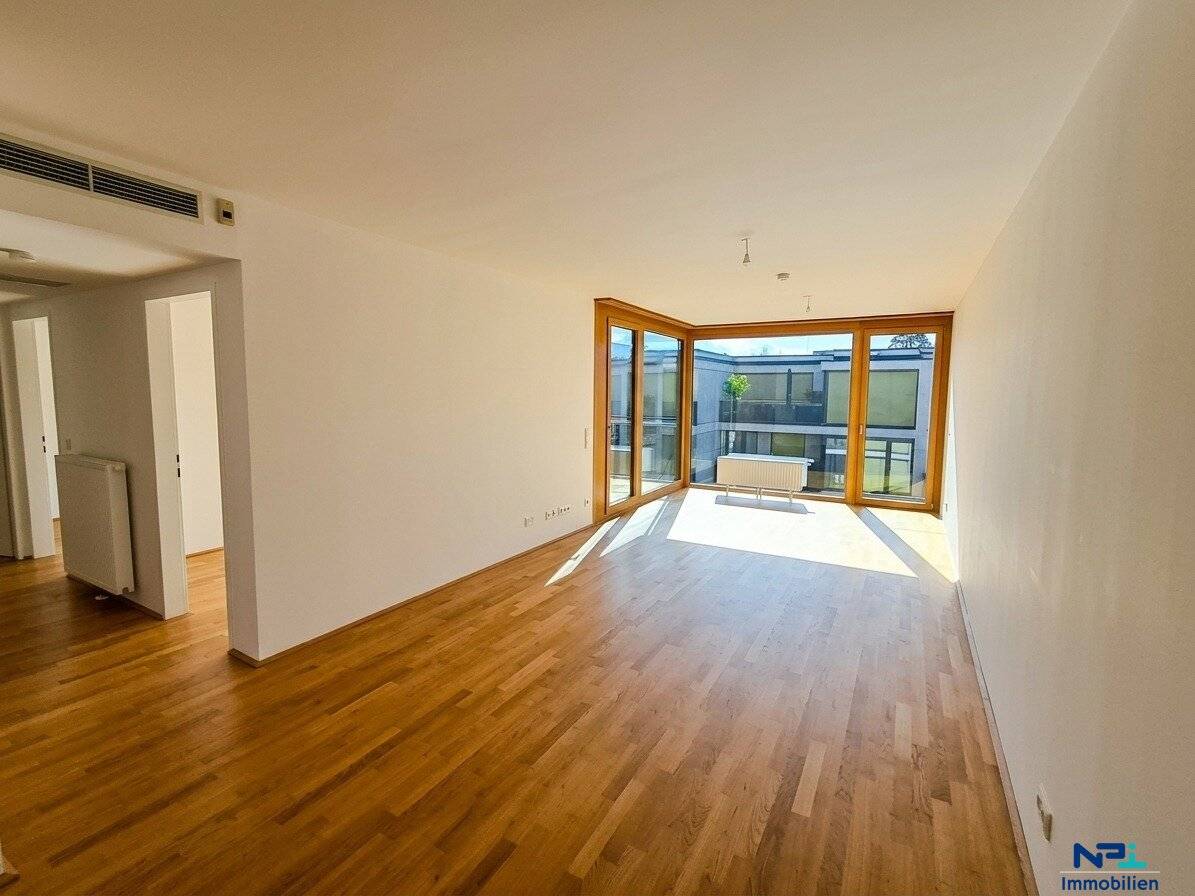 Modern air conditioned 3 room rental apartment with large terrace in prime location