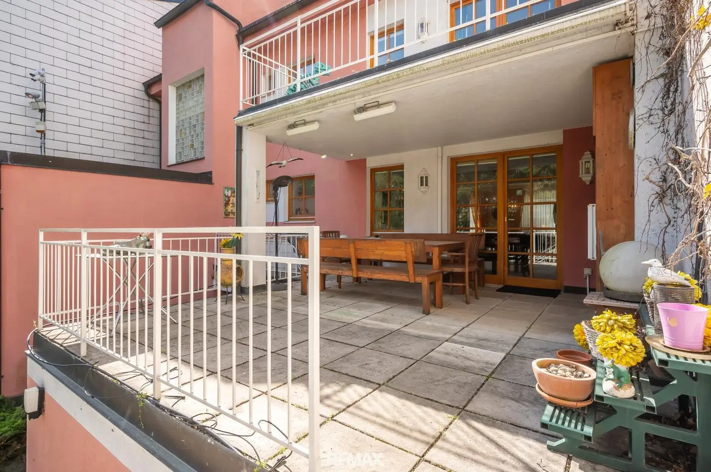 Mehr Platz zum Leben & Arbeiten: Großes Einfamilienhaus mit Garten, Sauna, Infrarotkabine, Solarium und Whirlpool