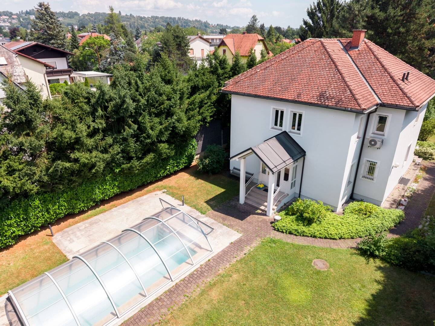 Historic charm meets modern living comfort – Villa in St. Peter with pool