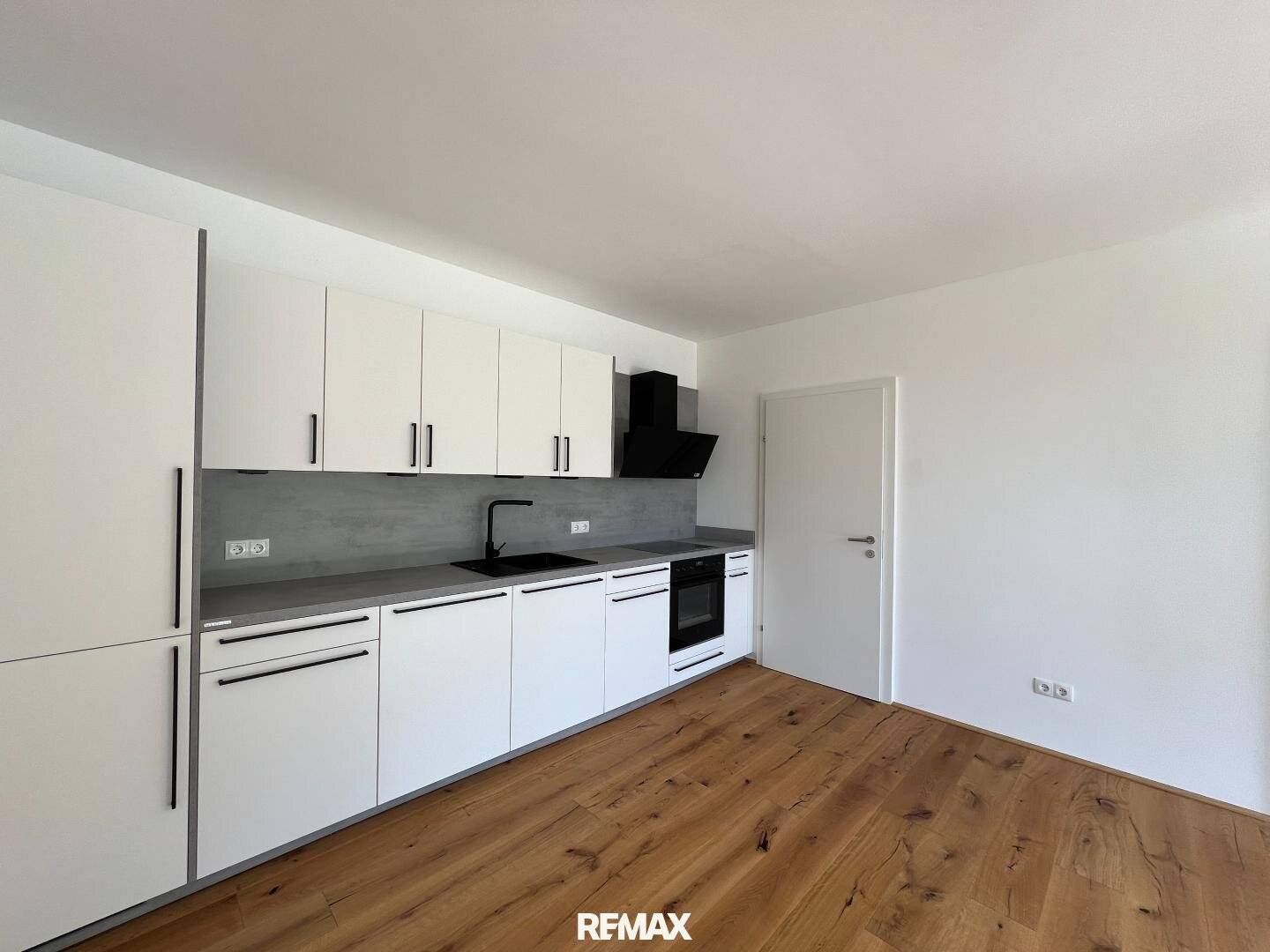 Exclusive 3-room new build apartment with terrace and carport parking in Graz