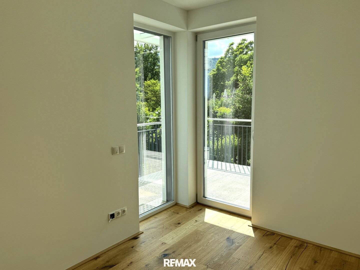 Exclusive 3-room new build apartment with terrace and carport parking in Graz