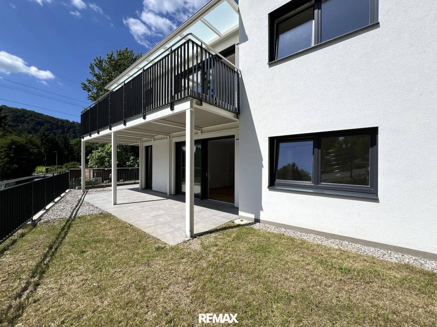 Traumhafte 3-Zimmer-Gartenwohnung samt Terrasse und Carport-Parkplatz in Graz