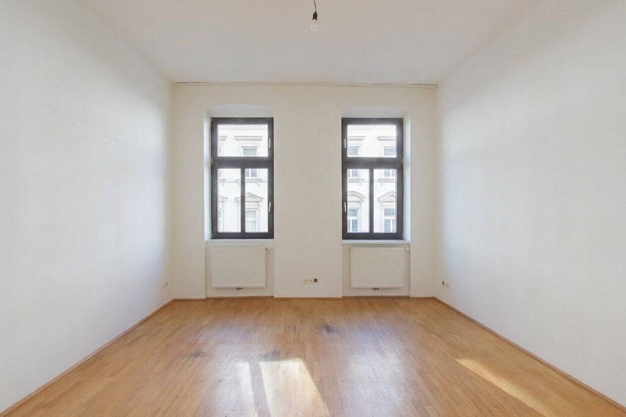 This compact 1-room apartment