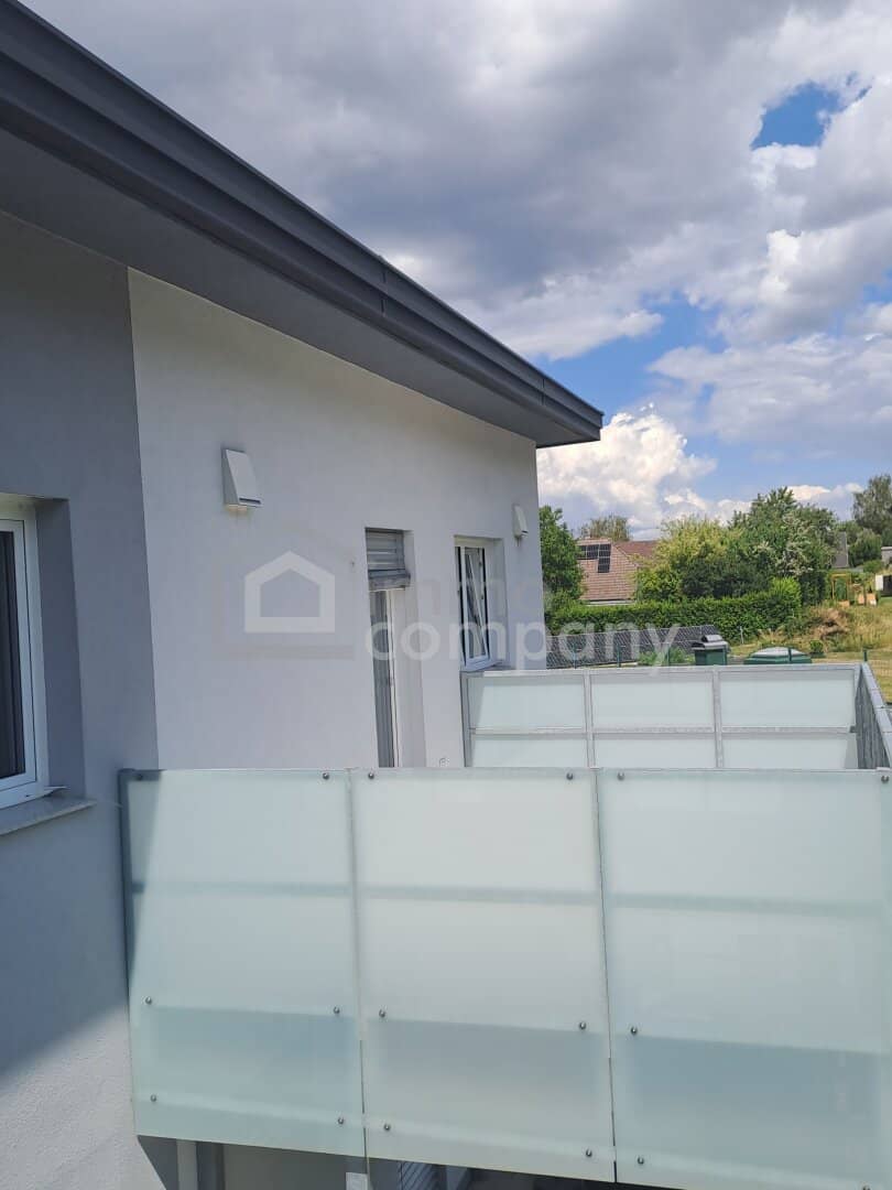 Modern 2-room terrace apartment with garden &amp; parking space in Loosdorf, like new and bright!