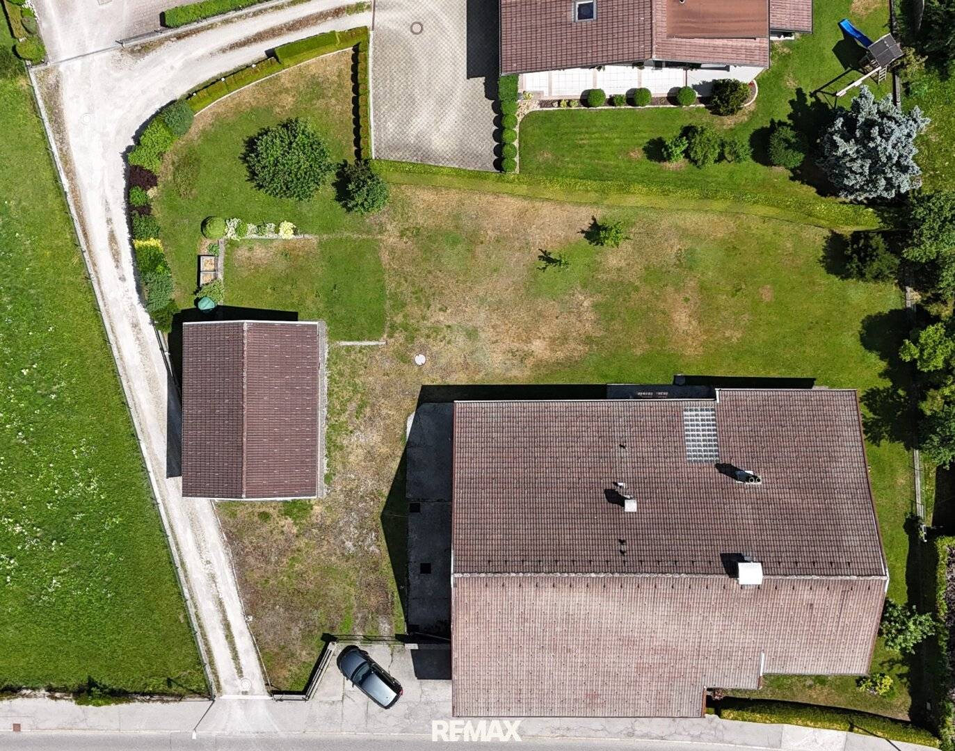 Viel Platz, viele Möglichkeiten – Mehrfamilienhaus auf 1.700 m² Bauland!