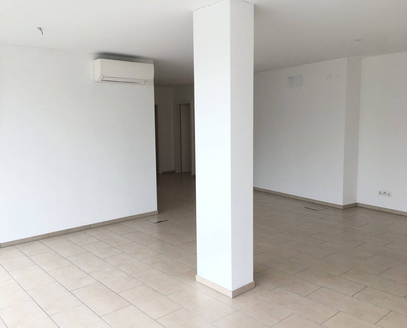 Attractive commercial space for rent in Hard