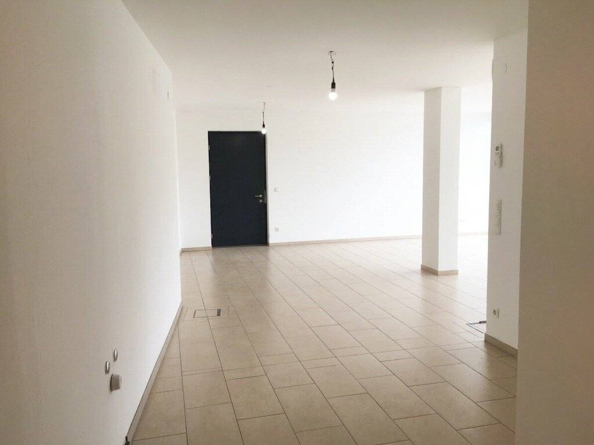 Attractive commercial space for rent in Hard