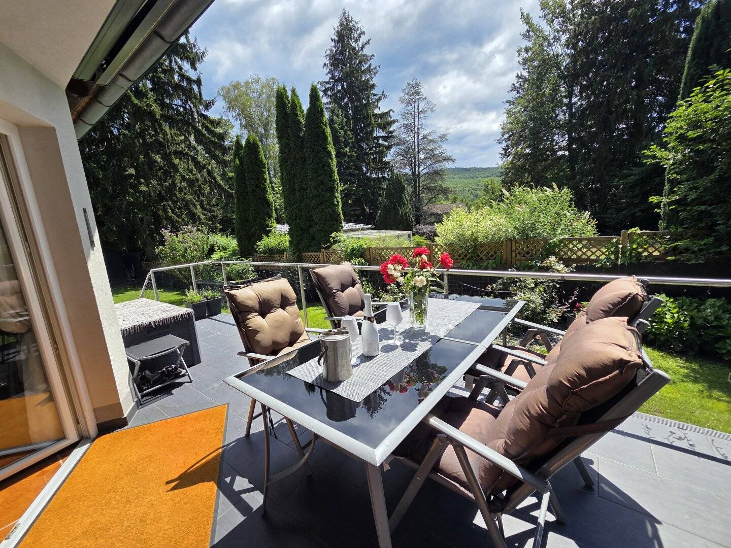 Wohnen wie im Urlaub – stilvolles Einfamilienhaus mit Pool, Wellnessbereich und Doppelgarage nahe Wien