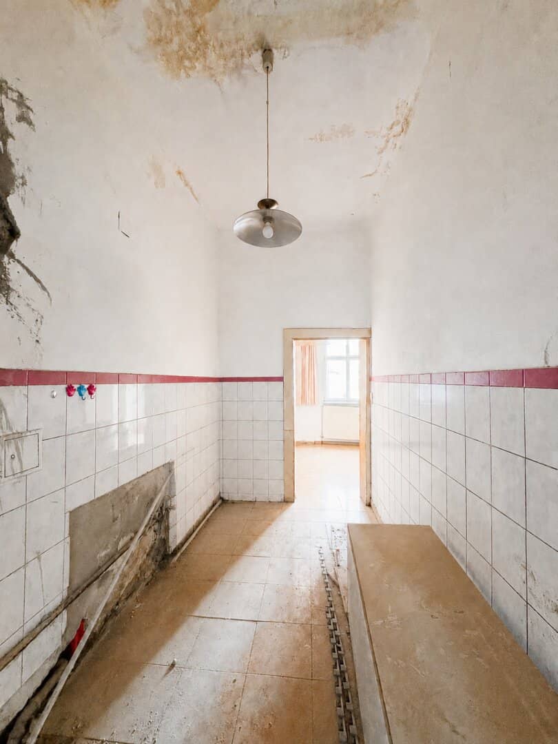Charmante 2-Zimmer-Altbauwohnung mit Potenzial in zentraler Ruhelage