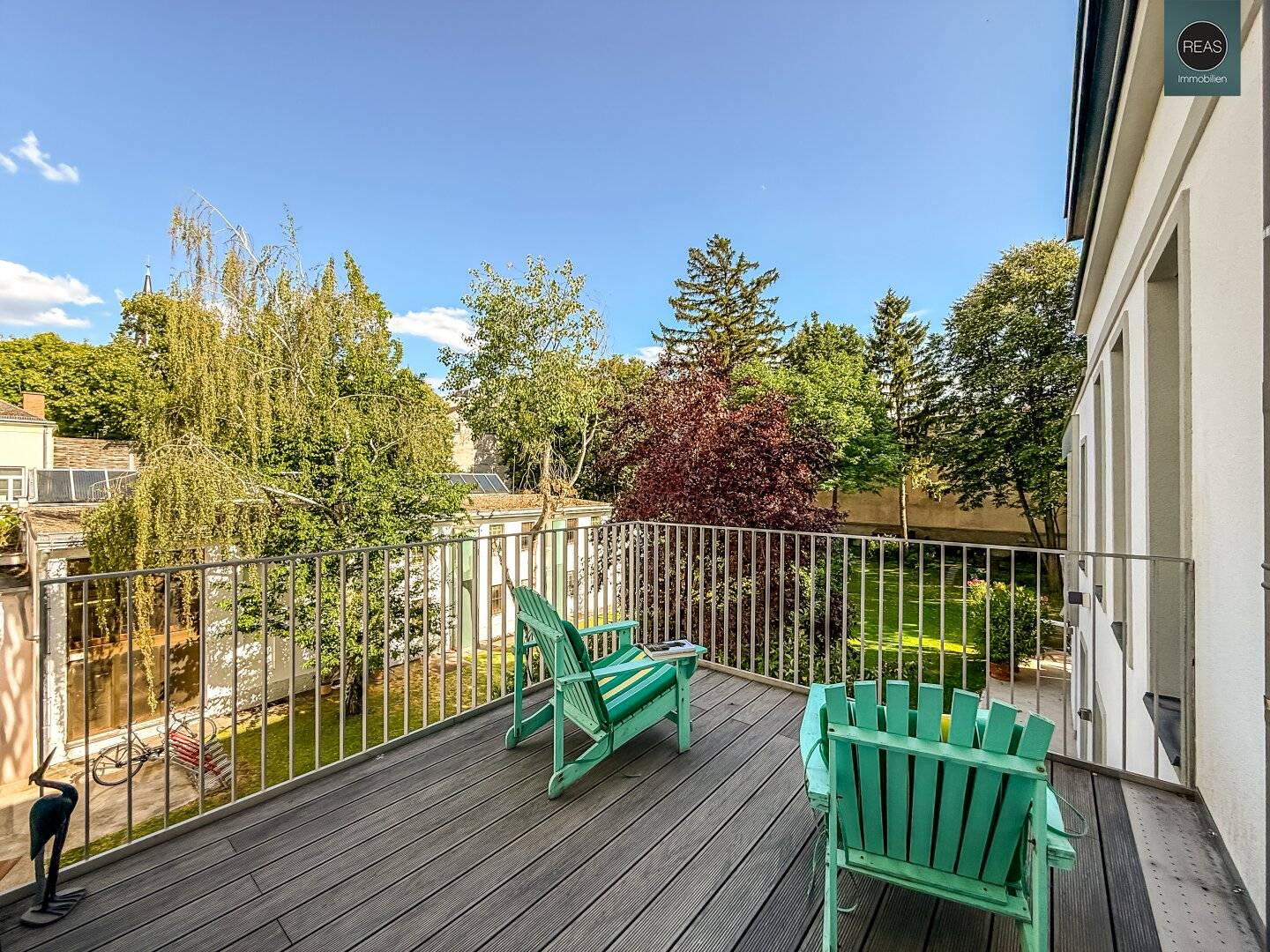 Commission Free: Hietzinger Center - Spacious Period Apartment with Balcony in Absolute Prime Location