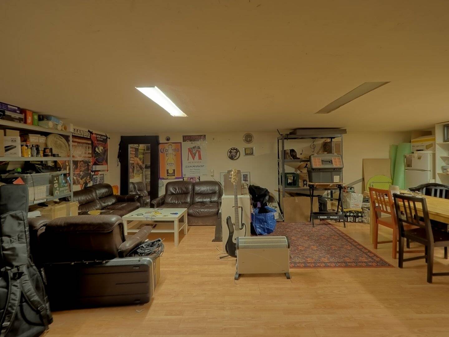 Homely storage room near U3 many possible uses