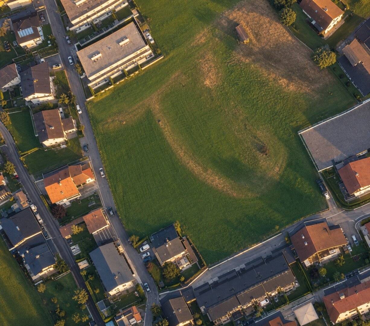 Building plot in Telfs, Tyrol 1,250 m² (1253 m² listed area in feed, title states 1.250m² for listing purposes.)�