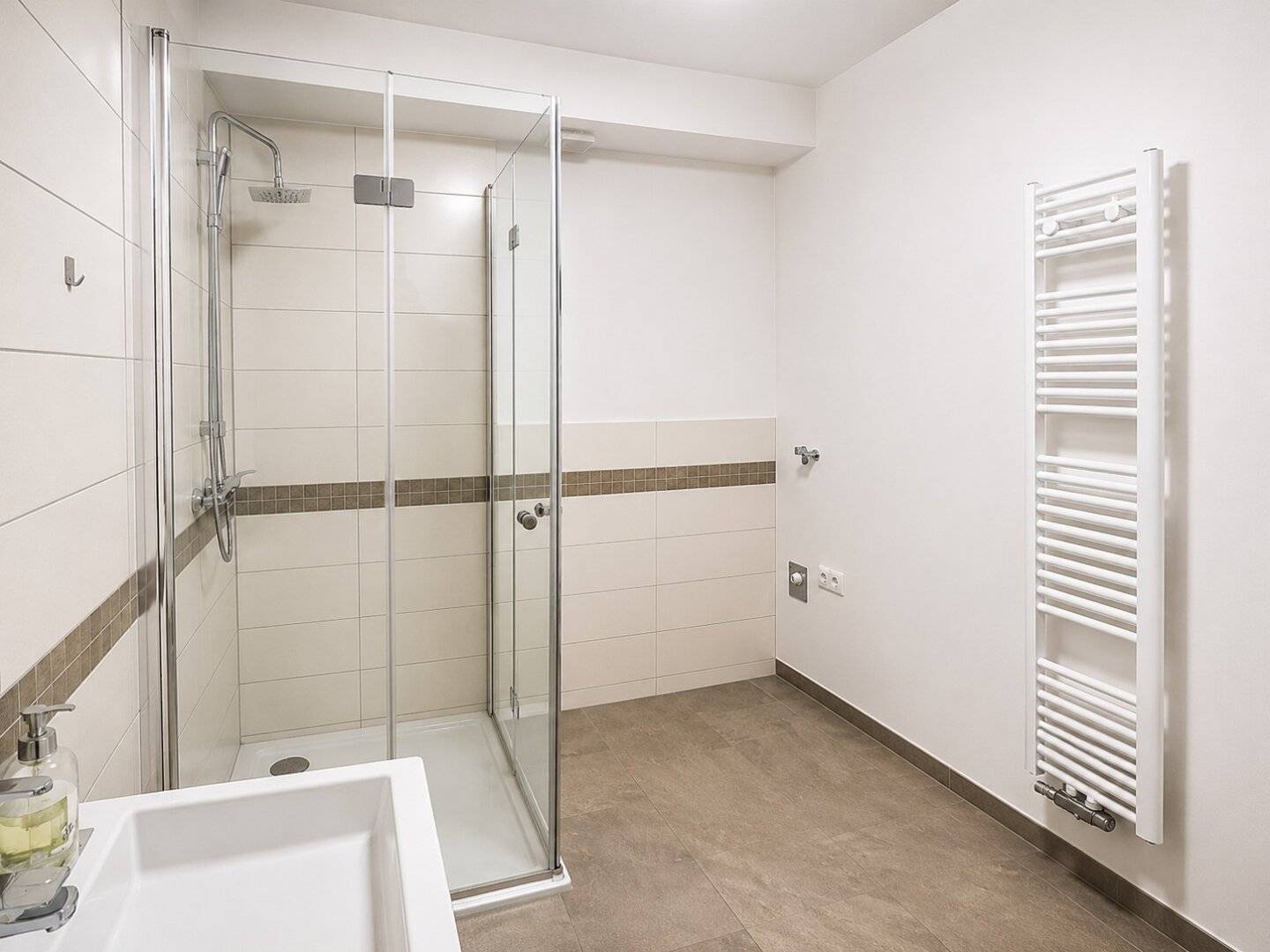 Tulln: Charmante 2-Zimmer-Wohnung, sofort beziehbar – Stellplatz optional