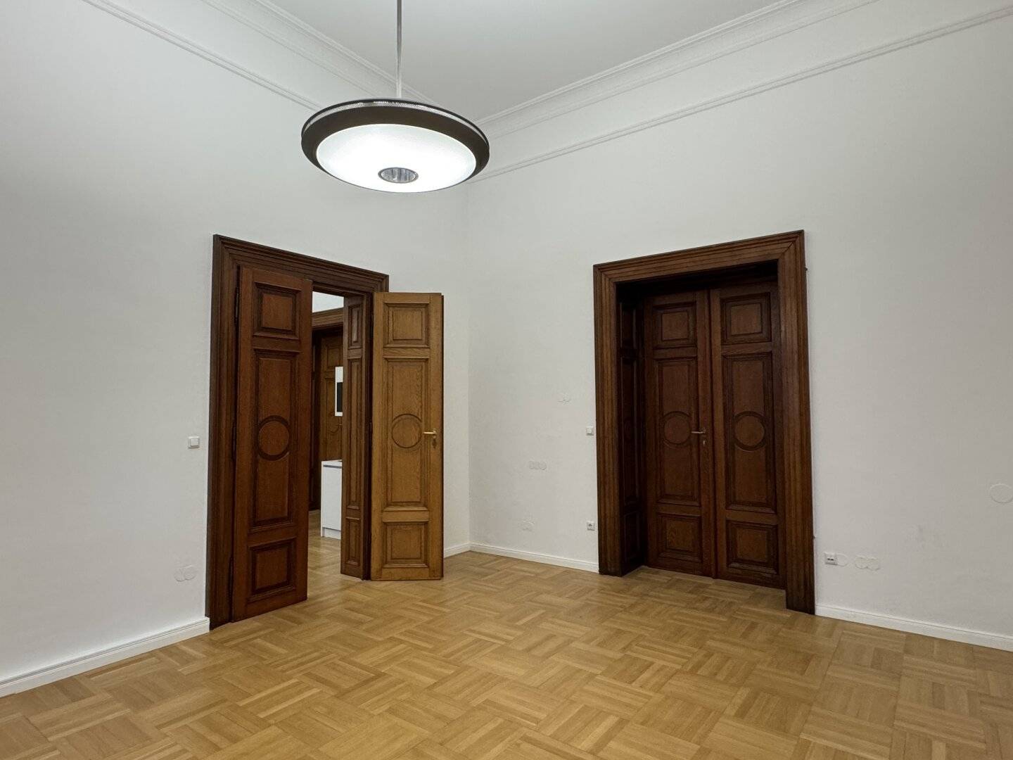 Historisches Ambiente in der Alte Börse | Büro im EG