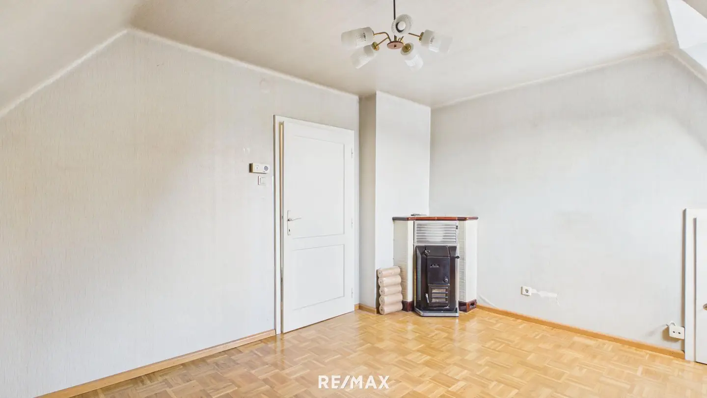 Gepflegte Wohnung mit Kamin und Gemeinschaftsgarten