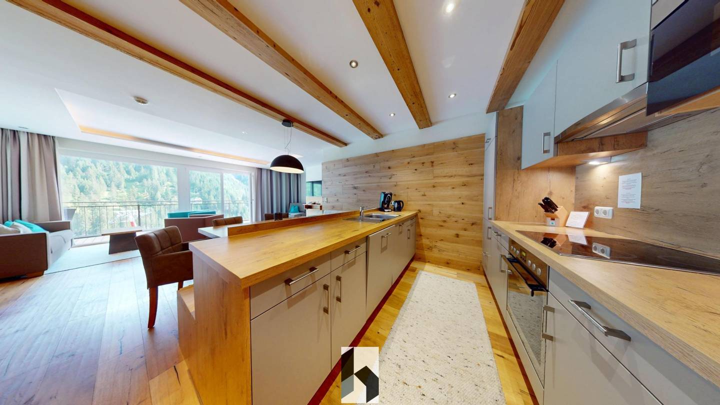 Wohnung möbliert mit Wellnessbereich und Bergblick