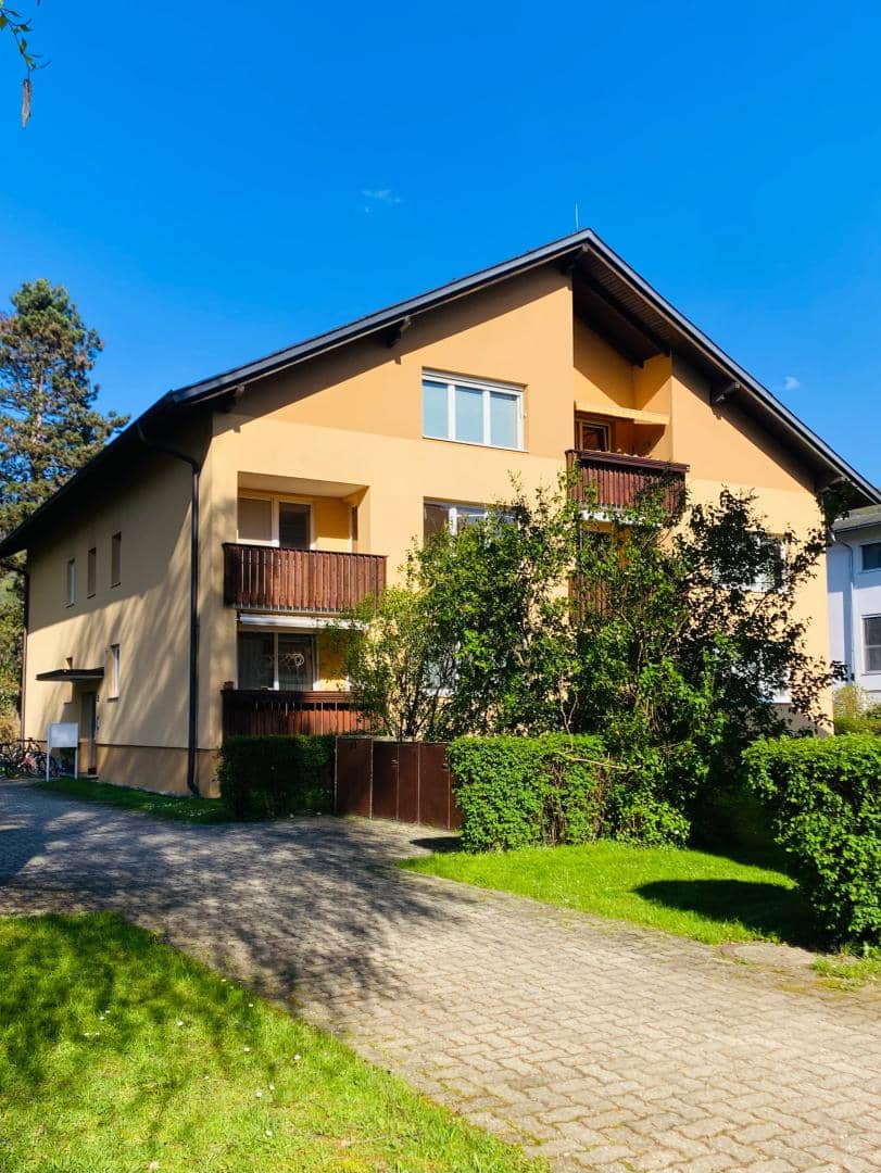 Wohnung in quiet green location with west facing loggia