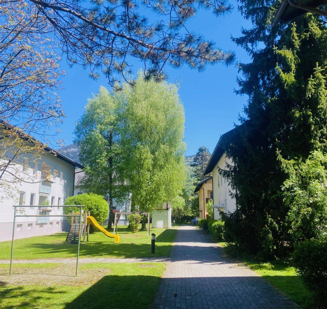 Wohnung in quiet green location with west facing loggia