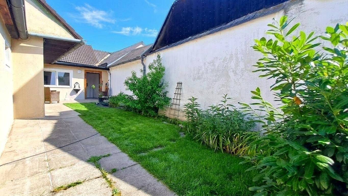 Barrierefreie Wohnung mit privatem grünen Innenhof