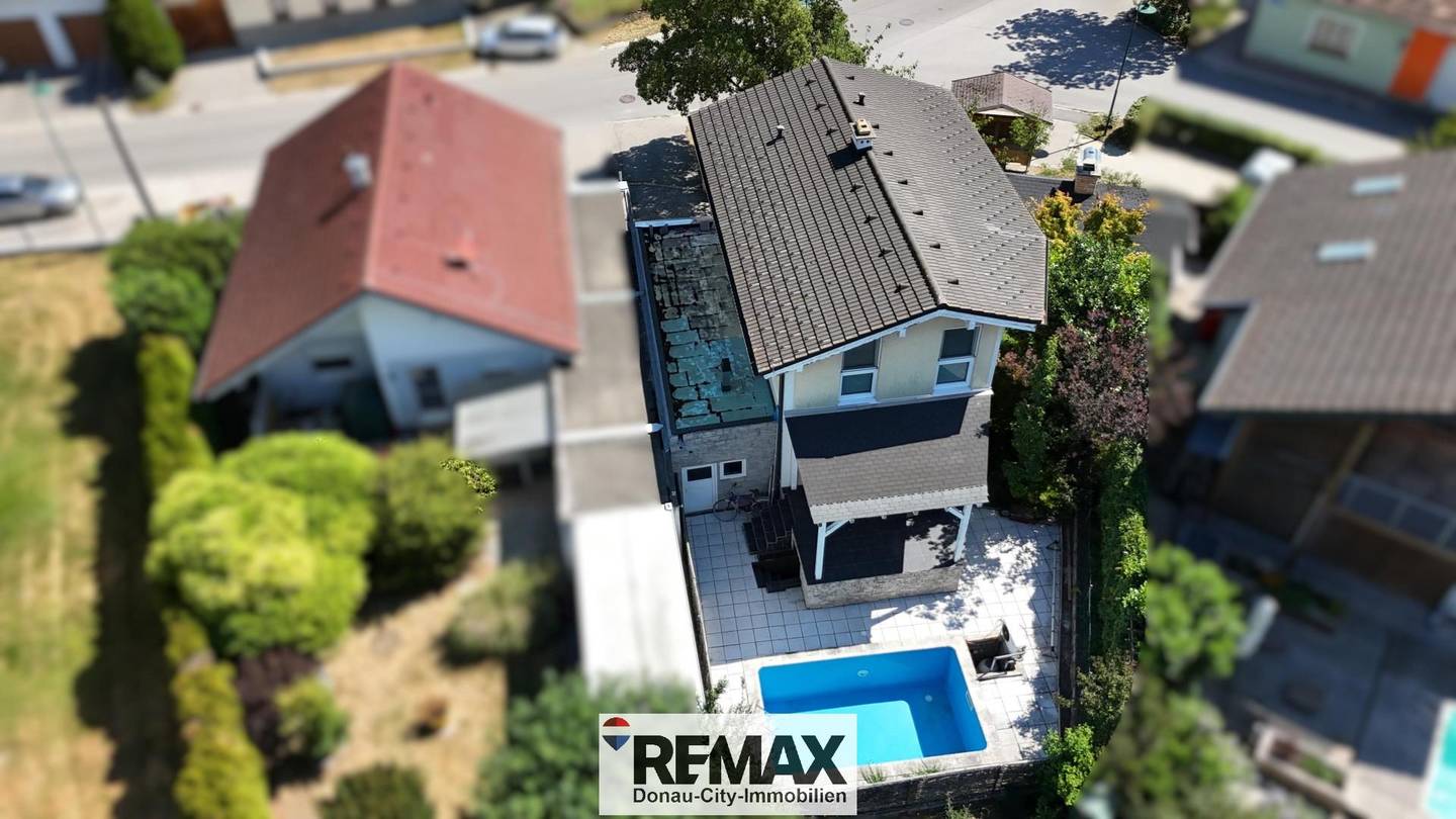 Familienwohnung mit Garten Terrasse und Pool